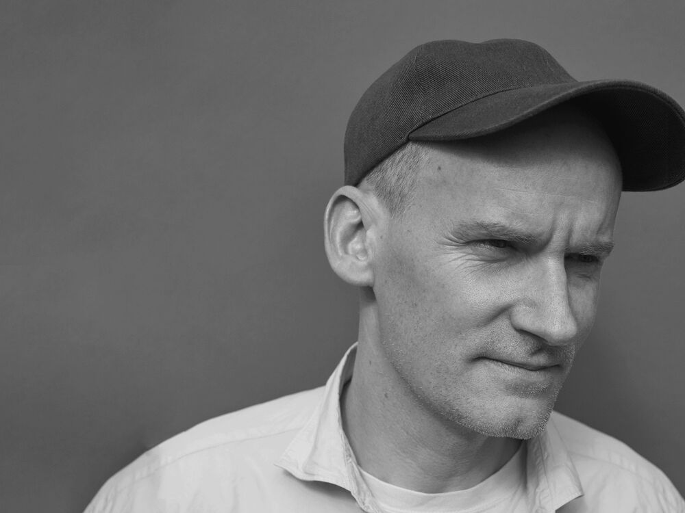 FLOS_Sebastian-Wrong_Designer_clp-header_bn