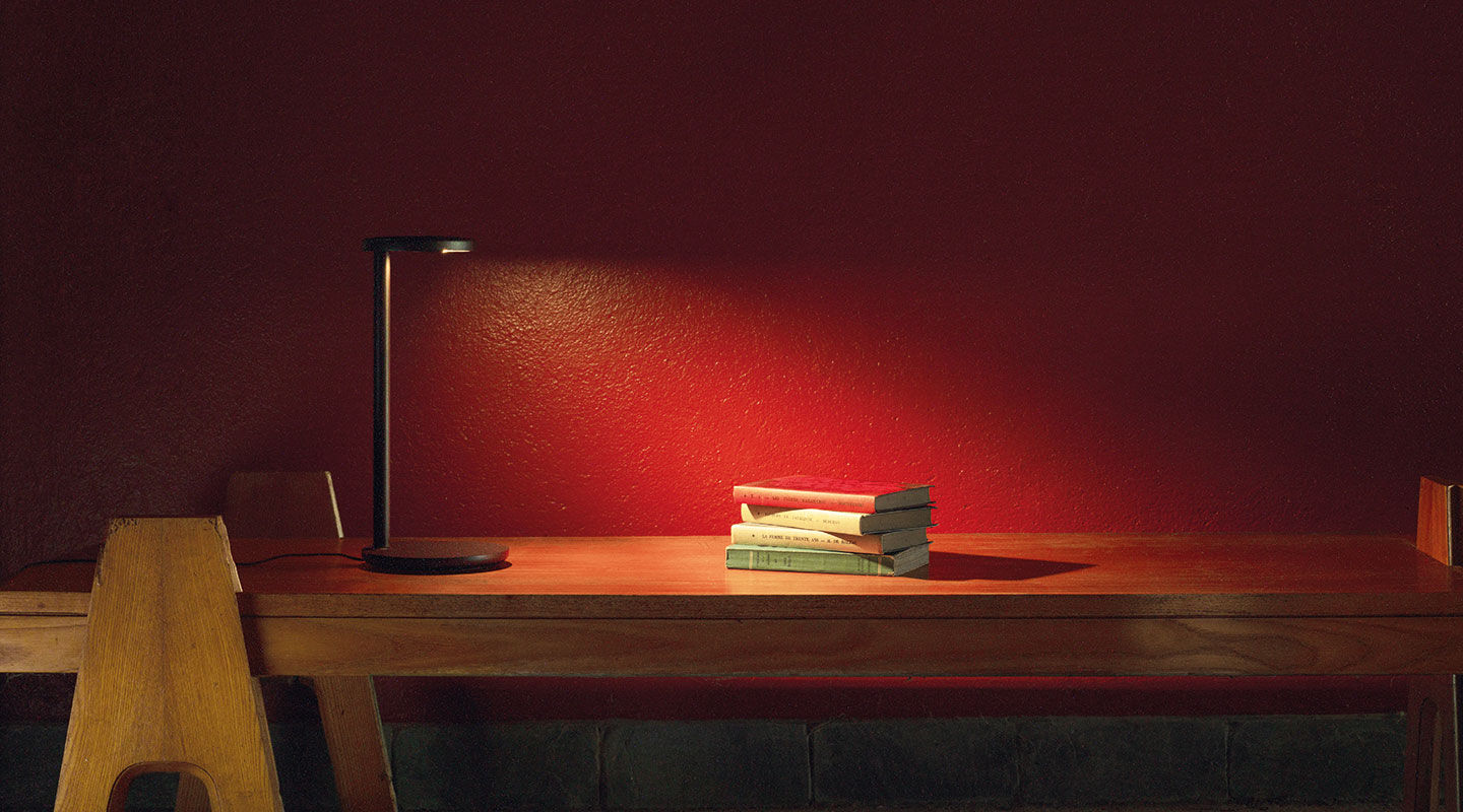 Oblique Matt Brown_table lamp_Casa la scala_Flos Stories2_FLOS