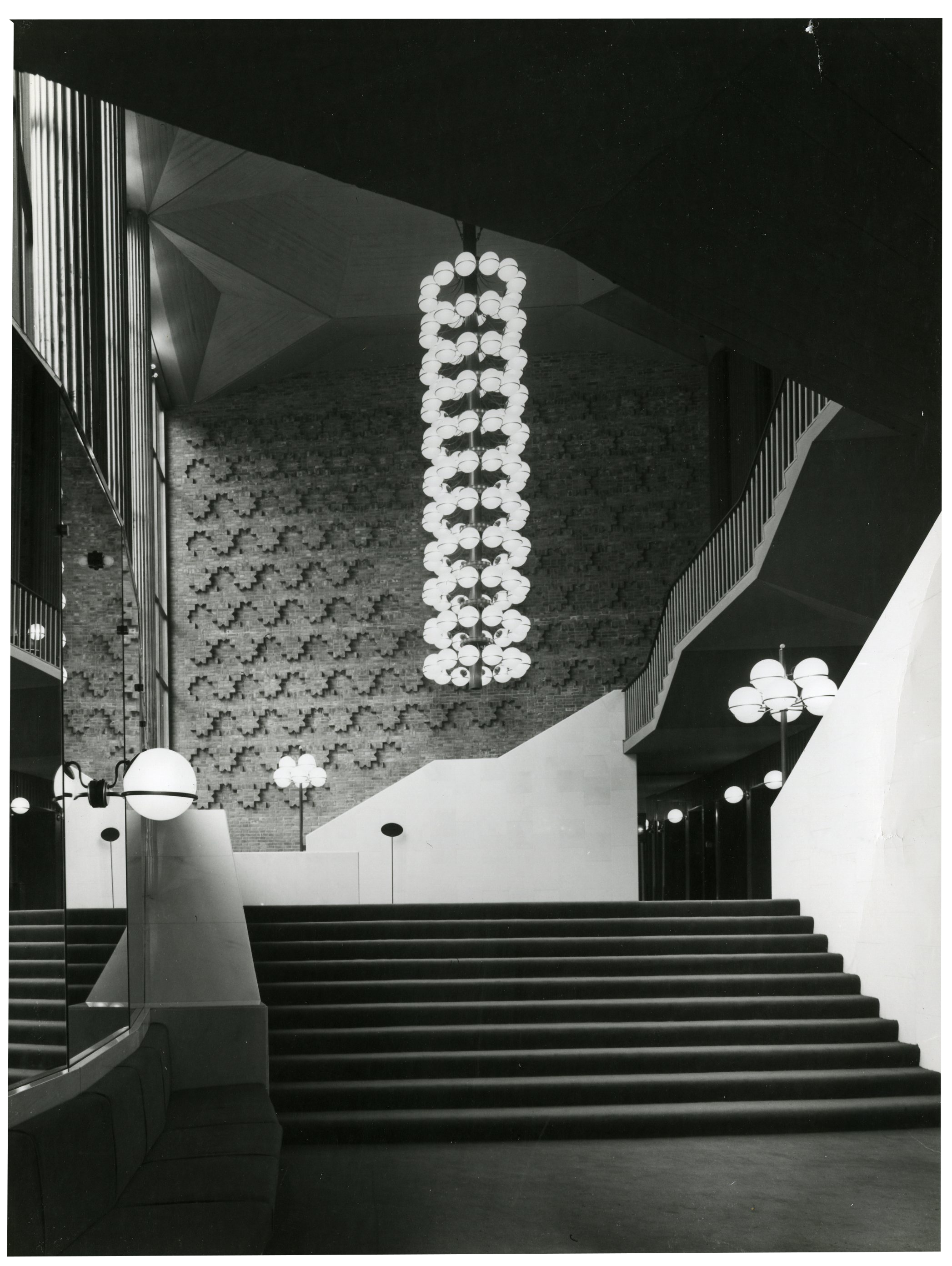 designers-gino-sarfatti-flos-07