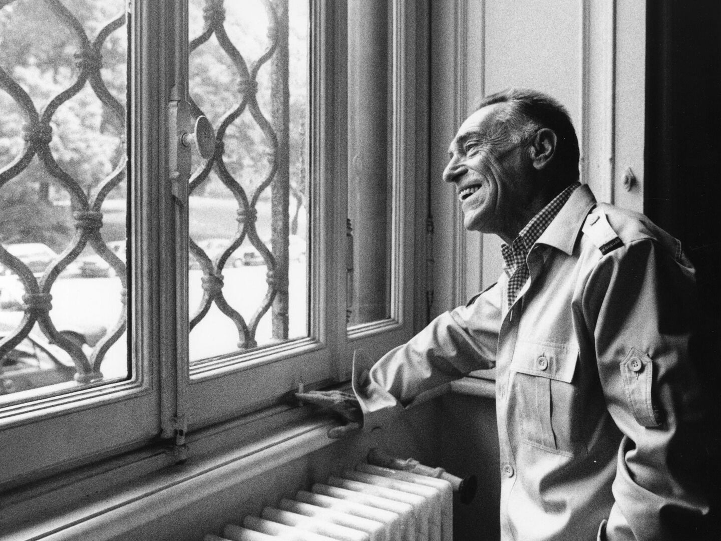 stories-aspen-flos-entrance-desk-02