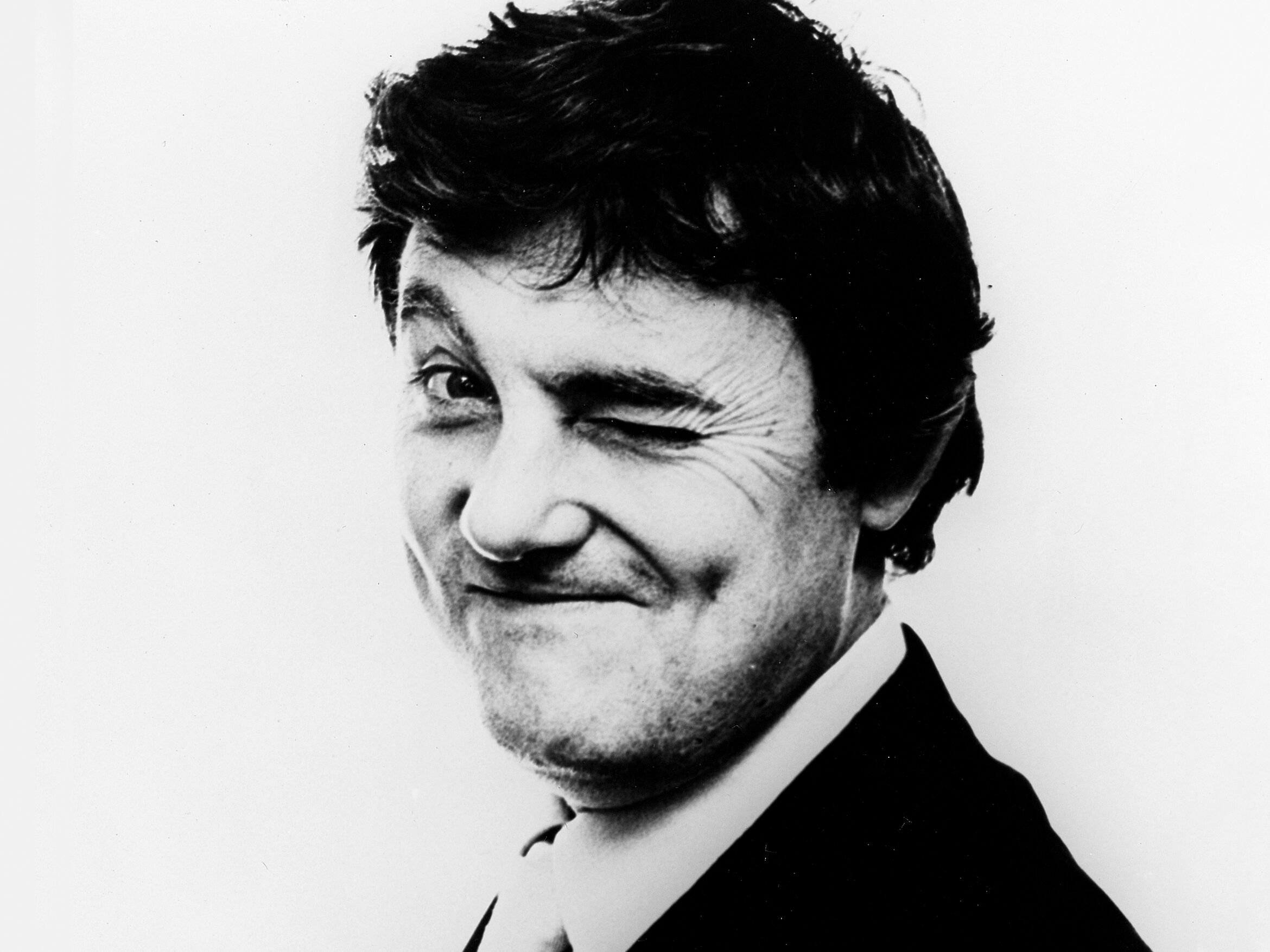 designers-tobia-scarpa-flos-entrance-desk