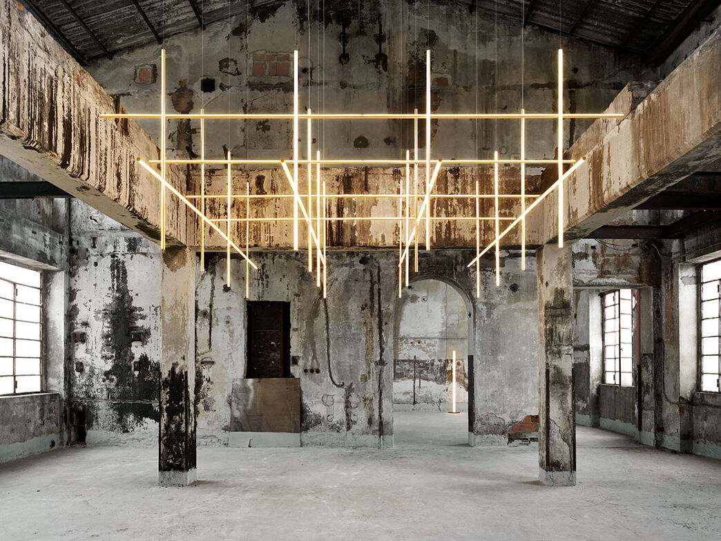 stories-coordinates-by-michael-anastassiades-flos-entrance-desk