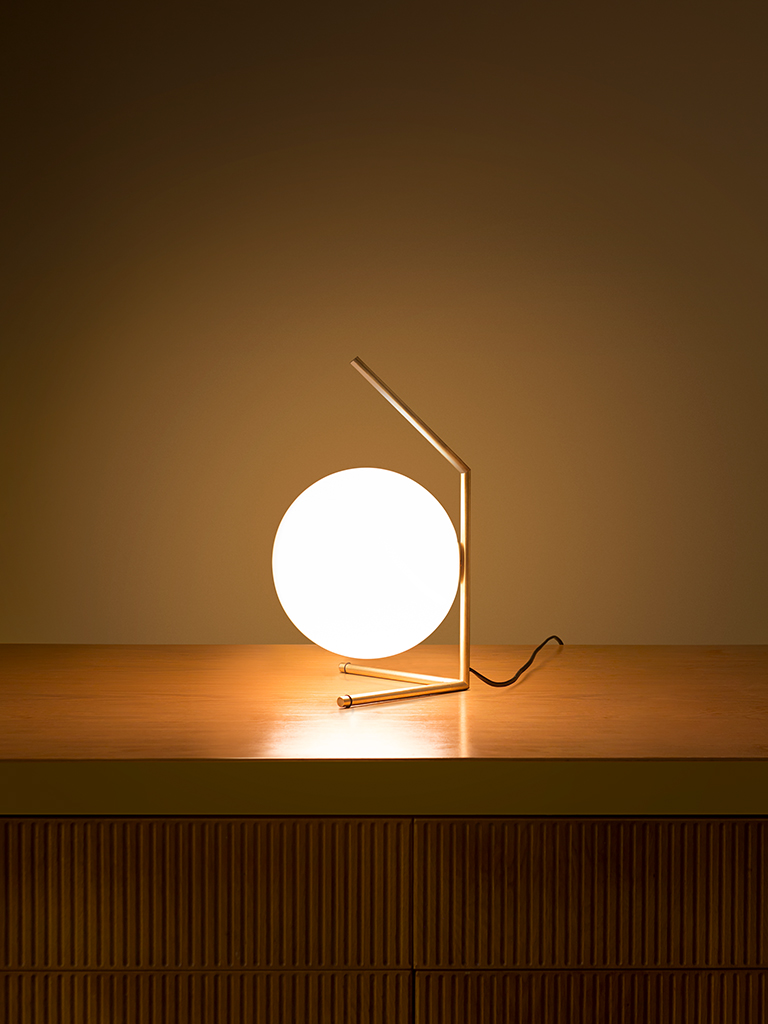 IC Lights Table 1 Low, , lifeshot