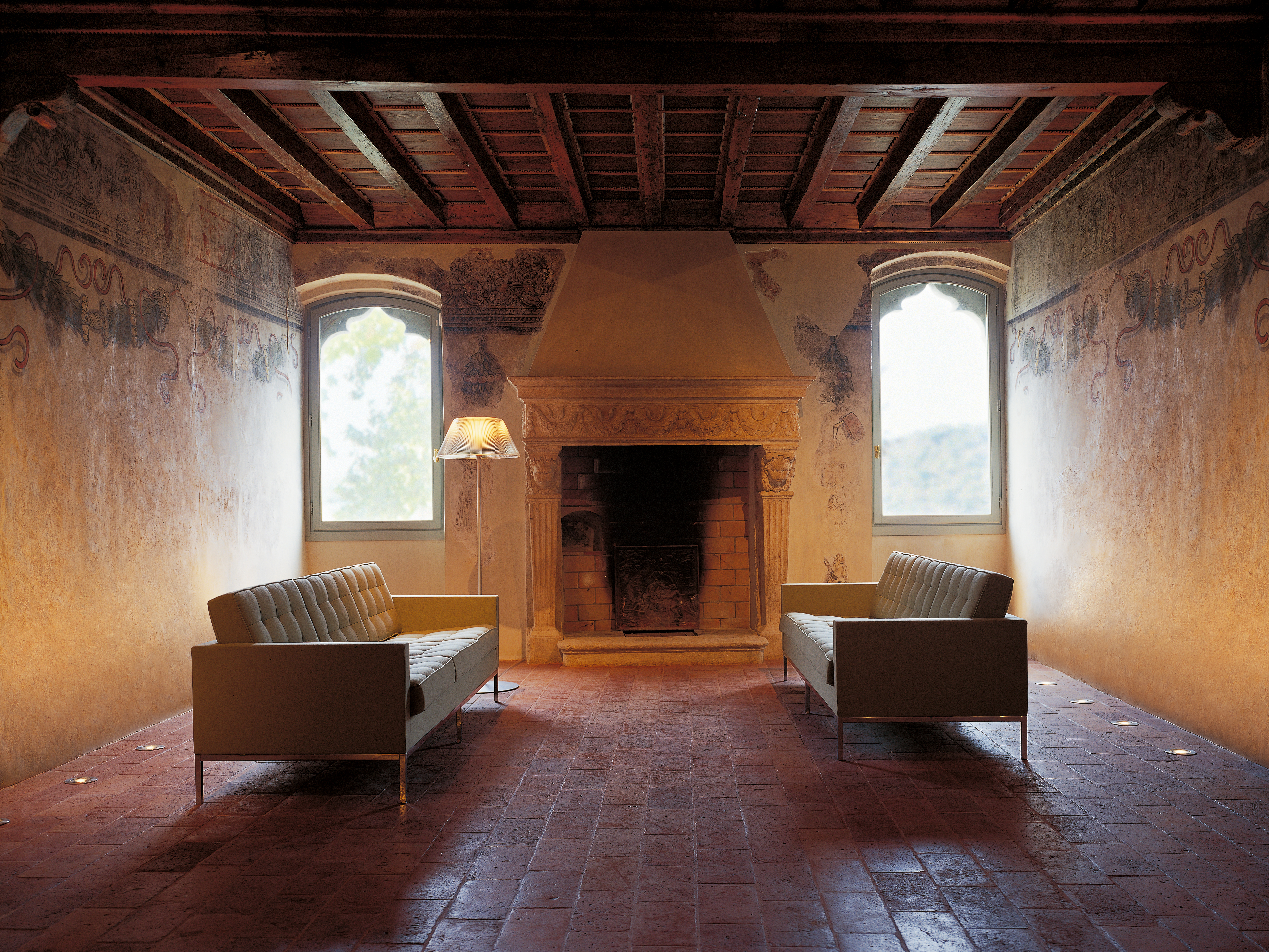 Romeo Moon Floor, , lifeshot